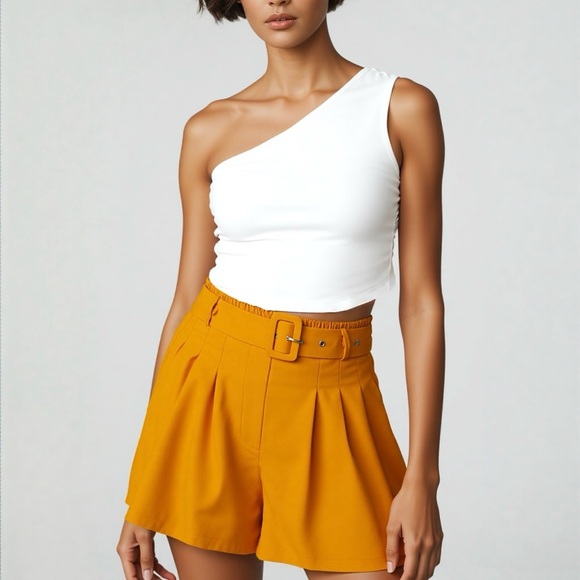 NWT Elodie pleated mustard belted shorts ❤️ - Picture 1 of 6